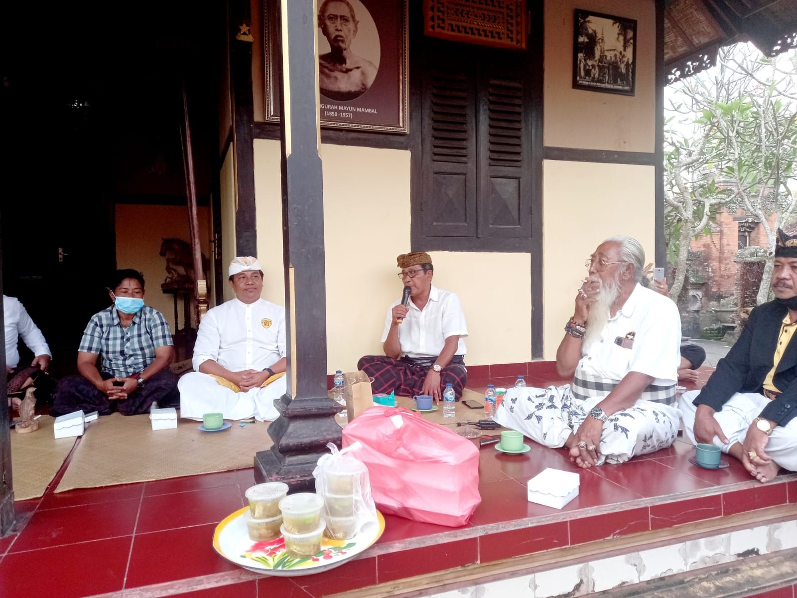 podiumnews.com-Mohon Wejangan, Wayan Suyasa Bertandang ke Puri Sibang Kaja